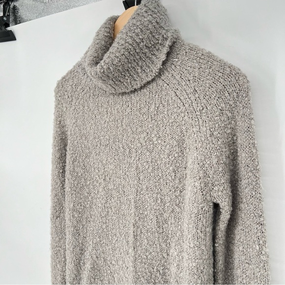 Anna Quan Turtleneck Open Back Wool Sweater - Picture 9 of 16